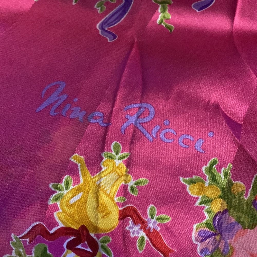 Nina Ricci scarf 100% silk - Picture 3 of 3